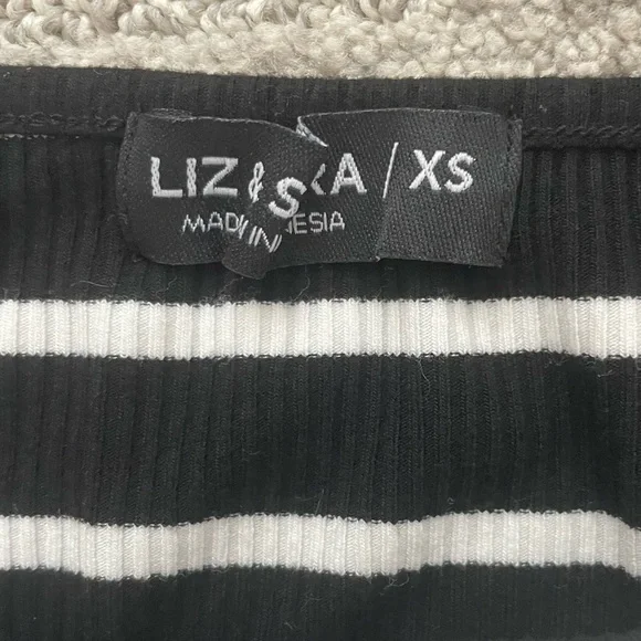 Off the Shoulder Long Sleeve Black White Striped Ribbed Top Casual Coquette Fall - Picture 3 of 3